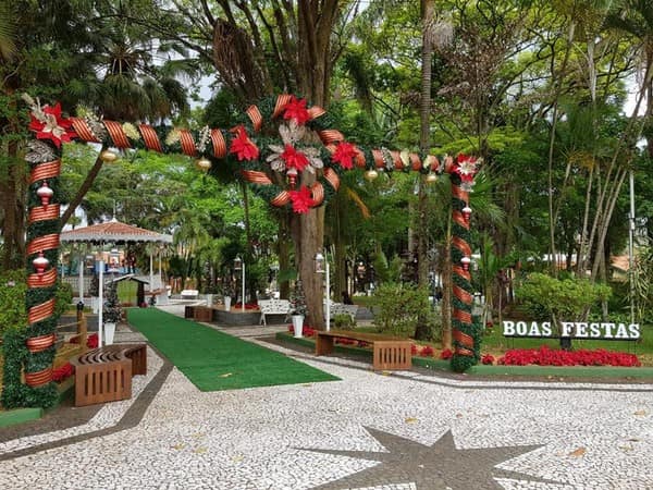 Cesário Lange inaugura iluminação de Natal na Praça Adolfo Testa nesta sexta-fei - Cidade em Cesário Lange