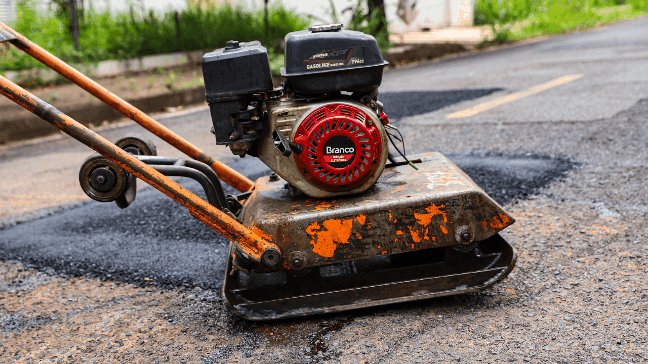 Prefeitura inicia operação tapa-buracos em Cesário Lange e moradores cobram ampl - Cidade em Cesário Lange
