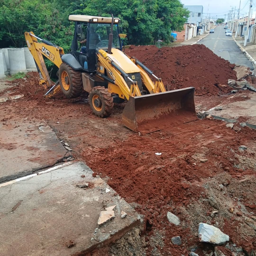Prefeitura inicia obras de manutenção e ampliação da tubulação na ponte da Rua Nossa Senhora Aparecida